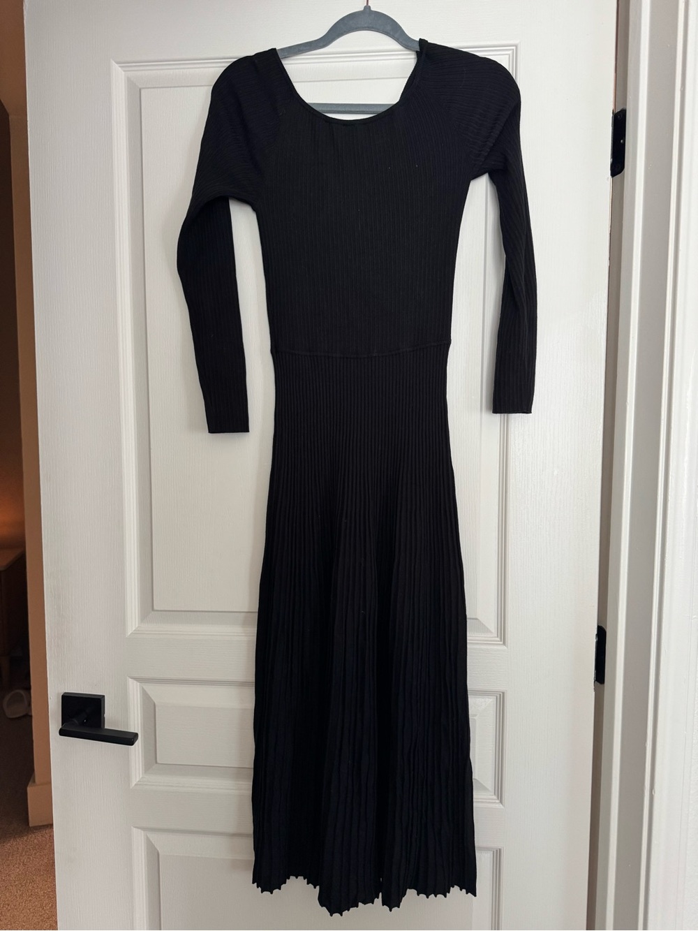 Lilysilk Off Shoulder Black Ribbed Midi Vivi Knit Dress - Picture 4 of 7